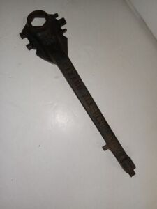 Rare Vintage Old Milwaukee - Wizard All- Plug No. 120 Wrench