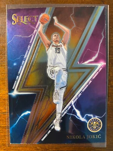 2023-24 Panini Select Nikola Jokic #6 Thunder Lane Inserto Denver Nuggets - Imagen 1 de 2