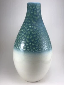 Jarrón grande de cerámica Portugal cuello de botella verde azulado pavo real texturizado blanco con defecto - Imagen 1 de 15