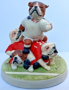 Robert Harrop Doggie People British Bulldog Up and Under Rugby figurine England - Picture 1 of 2