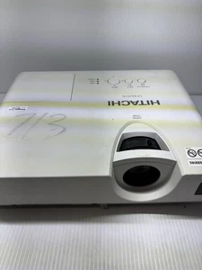 Hitachi CP-EX251N 3LCD Projector 2700 Lumens Home Theater 1080p HDMI - Picture 1 of 7