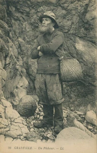 Granville France * Un Pecheur ca. 1910  Fisherman with Baskets - Picture 1 of 2