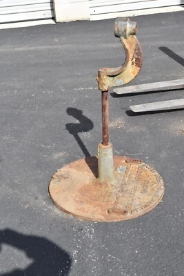 cast iron base - Image 1 of 4