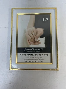 Marco de fotos T6 blanco y dorado de 5" x 7"; soporte colgante/libre - Imagen 1 de 12
