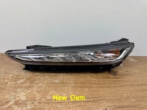 2018-2021 Hyundai Kona Day Time Running Light Headlight Driver Side New OEM - Picture 1 of 10