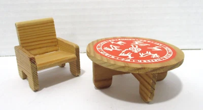 Mesa de madera original Lundby para casa de muñecas habitación infantil y silla a juego Foto 1 de 4