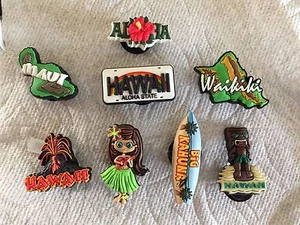 HAWAII JIBBITZ HAWAII SHOE CHARMS HAWAII LICENSE BIG KAHUNA ALOHA JIBBITZ CHARMS - Foto 1 di 9