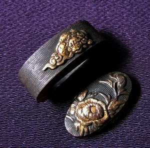 Período Edo Japón Antiguo Shishi leo Peonía Fuchi Kashira Caja Espada Fuchigashira  - Imagen 1 de 8
