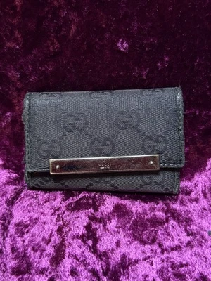 Autêntico Porta-Chaves Gucci Preto GG - Ferragens Prata - 6 ganchos de chave - Imagem 1 de 4