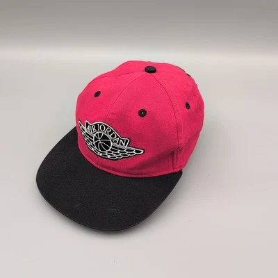 Gorra Air Jordan Wings Snapback Juvenil Roja Negra Ajustable Baloncesto Foto 1 de 4