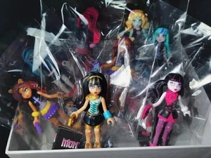 1 x Mini Monster High Action Figure Collection Ornament Statue - Picture 1 of 9