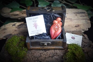 Witches Fire Element Goddess Altar Piece Fire Agate Crystal Talisman Chest Gift - Picture 1 of 4