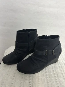 Blowfish 7.5 Ankle Wedge Bootie Side Zip Cute Sleek Luxe Dressy Glamcore - Picture 1 of 8