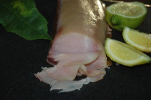 Pesce Spada Affumicato a Freddo. 1 Kg. Lavorato E Prodotto Da Pino Spanu. Artist - Foto 1 di 12