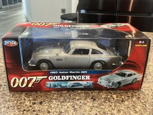 RC2 JOY RIDE 1:18 SCALE 1965 ASTON MARTIN DB5 DIECAST! SILVER! NEW IN BOX! - Picture 1 of 9