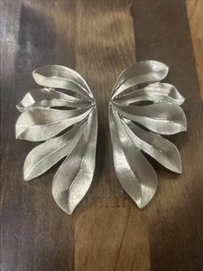 Pendientes colgantes llamativos hoja tono dorado  - Imagen 1 de 2