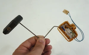 05-09 mercedes w211 e320 DIÉSEL bluetec cdi sensor de nivel de combustible remitente flotante fabricante de equipos originales - Imagen 1 de 12