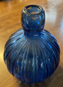 "Florero vintage con bulbo de vidrio decorativo color azul 7"" T1F" - Imagen 1 de 18