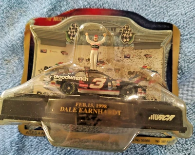 1998 WINNERS CIRCLE 1:64 NASCAR #3 DALE EARNHARDT DAYTONA 500 VICTORY LANE - Image 1 of 2