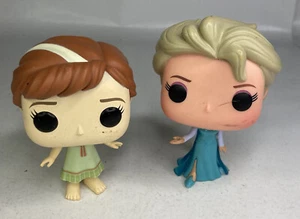 Funko Pop! Lot of 2 2014-19 Disney Frozen Women: Young Anna #589 & Elsa #5 OOBF - Picture 1 of 7
