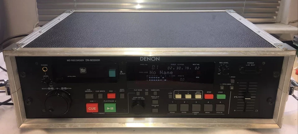 DENON DN-M2000R High-End Minidisc Recorder inkl. Transport Case - vom Händler - Bild 1 von 4
