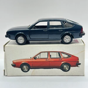 Conrad 1:43 Werbemodell VW Passat GLS 1010 Werbeschachtel dunkelblau - Bild 1 von 8