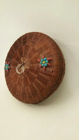Vintage CHINESE sewing basket with PEKING glass beads and rings 12" diameter Cover