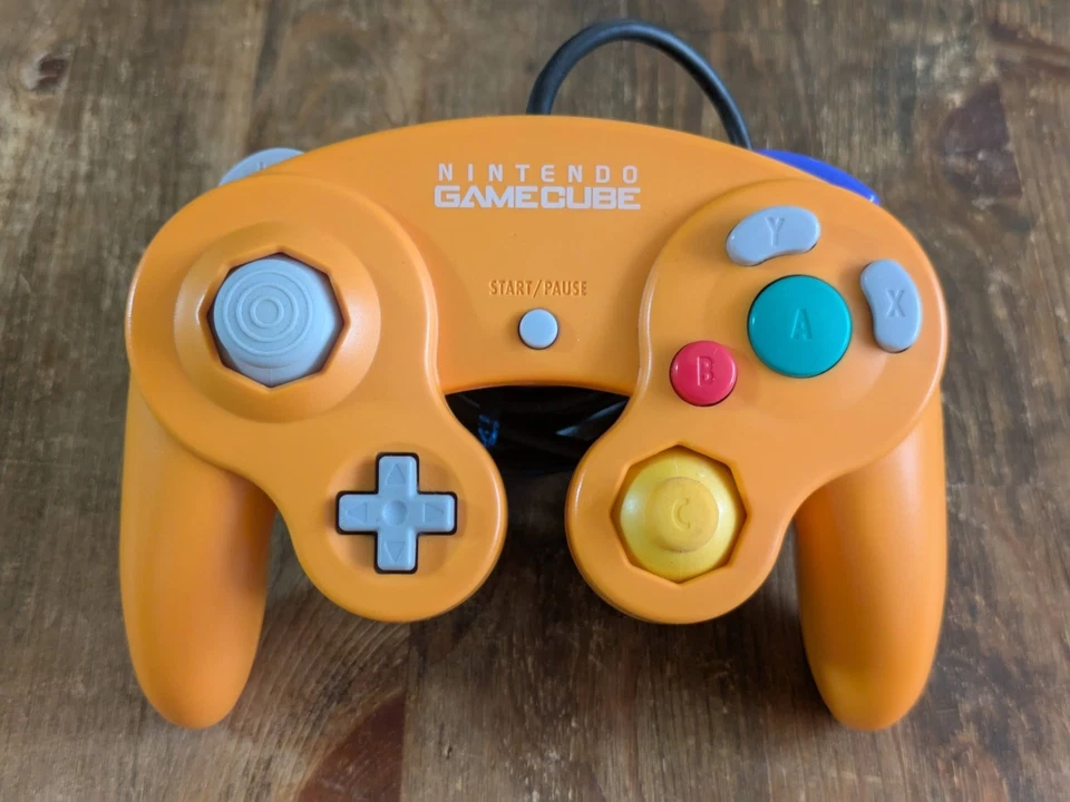 Official Nintendo GameCube GC Controller CE* T3 Late model Wii Remote DOL-003 - Image 1 of 1