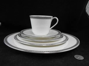 5 PIECE PLACE SETTING ROYAL DOULTON RAVENSWOOD H5008 DINNER SALAD BNB PLATE  - Picture 1 of 2