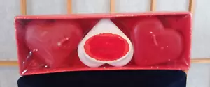 3 velas Ganz Heart dos rojas una blancas nuevas cada una aprox. 1,5" a través - Imagen 1 de 3