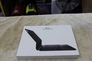 Apple Magic Keyboard for iPad Pro 11" (M4) A2975 MWR23LL/A - Black - used - Afbeelding 1 van 9