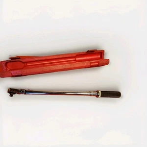 1/2" & 3/8" Drive Matco Tools Click Type Torque Wrench - Picture 1 of 10