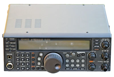 Radio transceptor Kenwood HF TS-570D - ¡con filtro SSB opcional! Foto 1 de 4