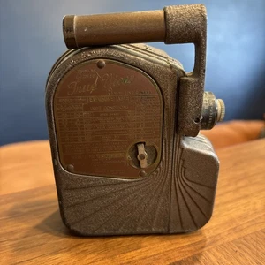 United B-8 True View 8mm Cinema Camera For Display - Picture 1 of 6