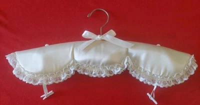 Percha de lencería NOVIA acolchada marfil satinado encaje ribete lazos ropa delicada prendedores Foto 1 de 4