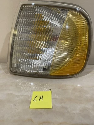 Luz de señal de giro de estacionamiento/esquina para 97-03 Ford Expedition/F-150 lado del conductor Foto 1 de 4