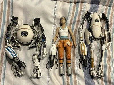 Juego de 2 figuras NECA Portal Chell Atlas y cuerpo P (leer descripción) Foto 1 de 4