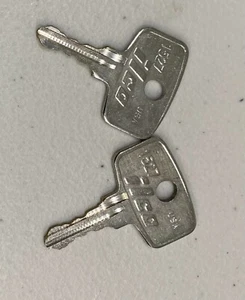 Lot of 2 Dell/APC Server Rack Cabinet KEY for 4210, 4220, 2410, 2420 - Picture 1 of 1