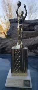 Vintage Basketball Trophy Co Rookie Of The Year 80s Plastic 1 Pillar Gold Man - Bild 1 von 5