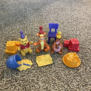 Set Vintage 1990s Winnie the Pooh Birthday Party Playset 100 Acre Woods - Picture 1 of 4