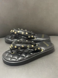 Brand New Chanel Lambskin Quilted Padded Charms Thong Sandals Black Size 39EU - Picture 1 of 4