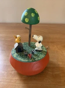 Vintage Anri Peanuts Snoopy Music Box Yellow Bird 1972 Italy United Features - Picture 1 of 8