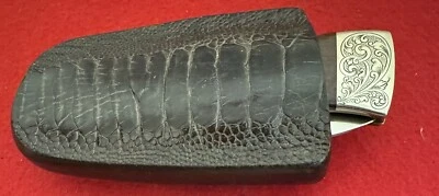 Cuchillo plegable Western S-533 con bloqueo trasero, grabado Travis Winn, funda para patas de avestruz Foto 1 de 4