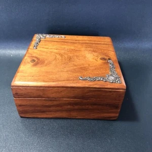 Antigua caja de madera recuerdo adornos de plata de ley - Imagen 1 de 5