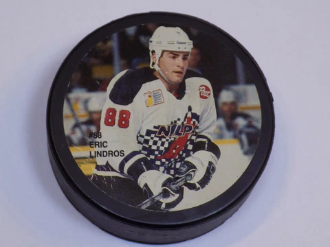 Eric Lindros 88 Hockey Puck Vintage old NHL NHLPA Sports Flash Collection 1998 Cover