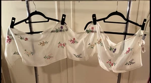 TALBOTS CREME SILK SCARF. 11" x 60" EMBROIDERED FLOWERS. NWT(51) - Picture 1 of 3