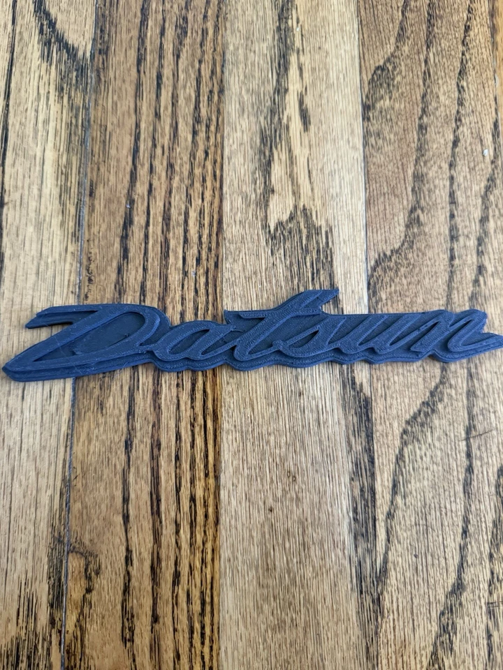 Insignia escotilla Datsun 240z emblema impreso en 3D Foto 1 de 2