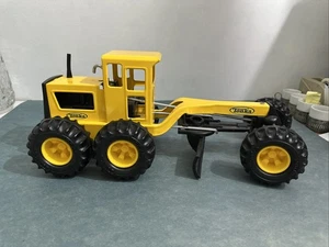 Vintage Tonka #16180 Pressstahl gelb Straßensortierer Traktor Spielzeug Pflug USA NICHT BENUTZT - Bild 1 von 15
