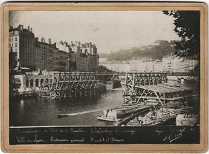 Photo - LYON - Reconstruction du Pont de la Feuillée - Le 26 octobre 1911. - Imagen 1 de 1