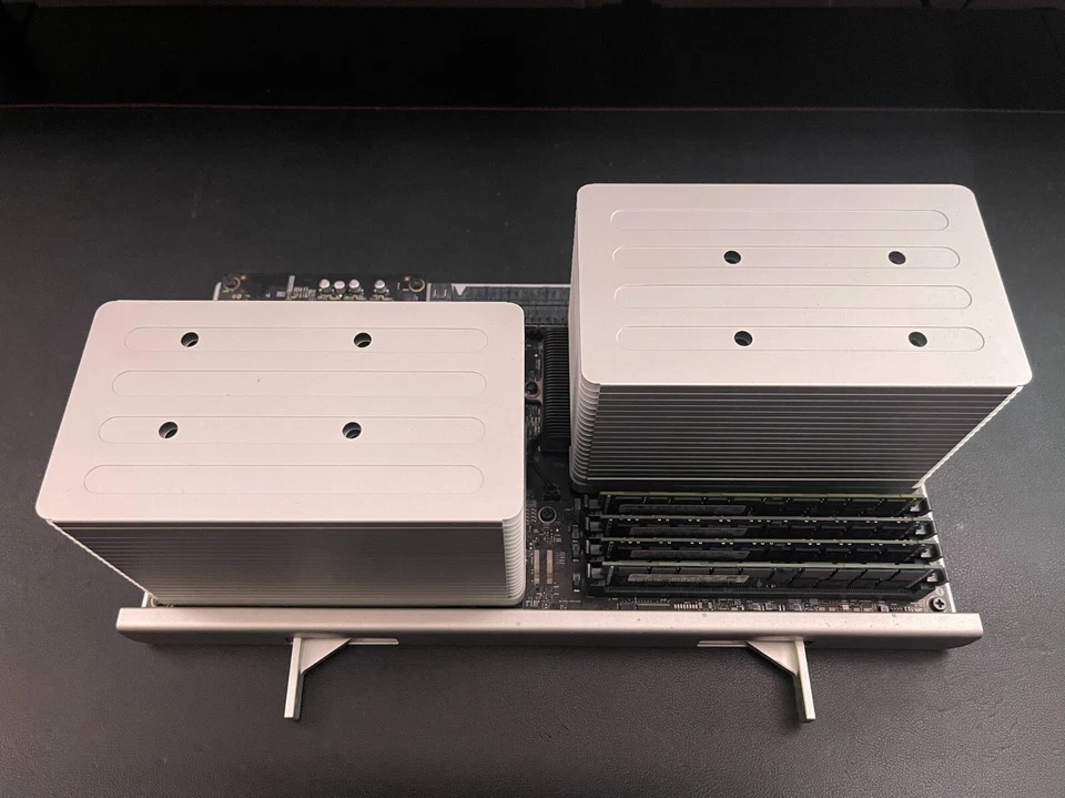 2009 Mac Pro 4,1 - 5,1 CPU Tray with 12-Core 3.06GHz Xeon and 40GB RAM - Image 1 of 4